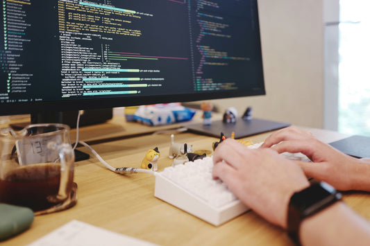 [OFFICEMENT] The "Flat Keyboard" Paradox: Why tilting your keyboard up is hurting your wrists