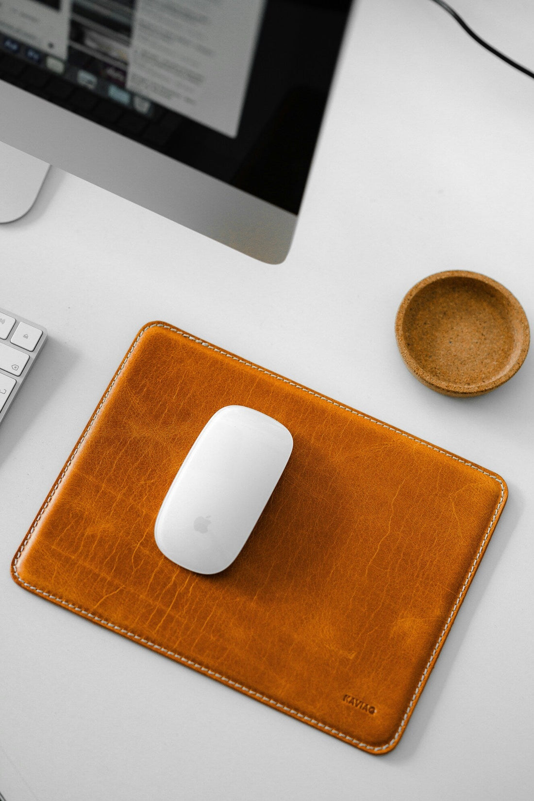 [OFFICEMENT] The "Microfiber Mousepad Friction Reset": How to restore smooth tracking speed to a dirty, sticky fabric desk mat
