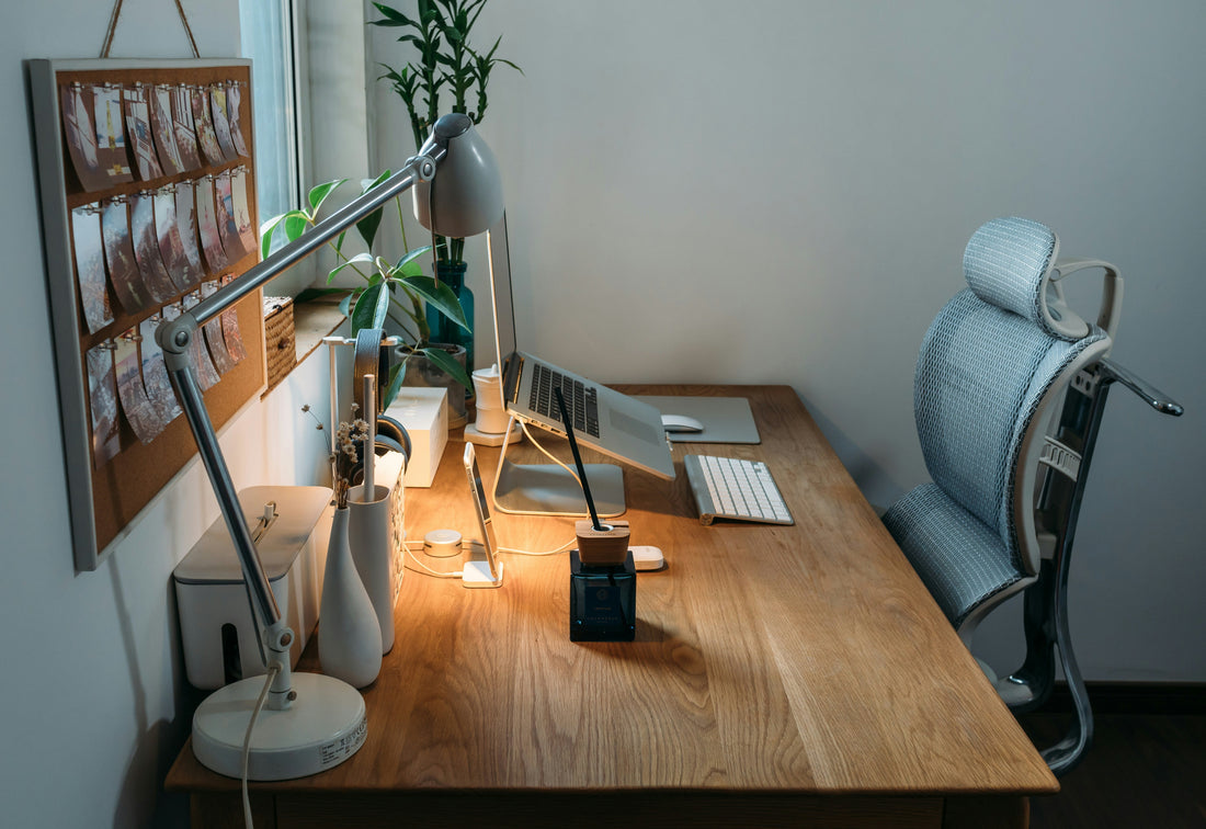 [OFFICEMENT LAB] The Cognitive Workspace: How Environmental Ergonomics Dictate Your Productivity
