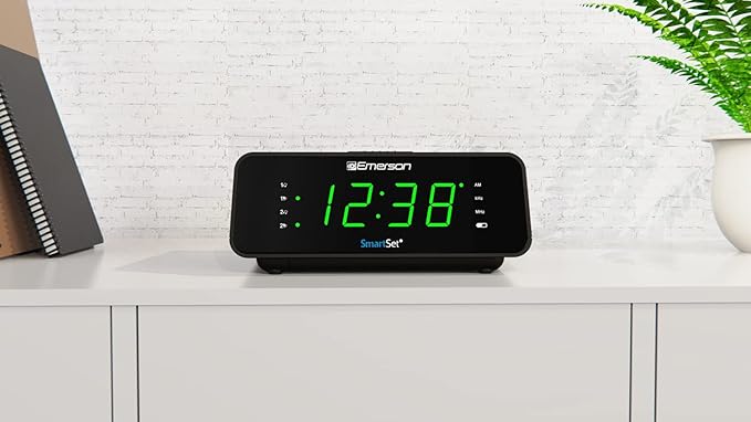 Emerson SmartSet Dual Alarm Clock Radio with AM/FM Radio, Dimmer, Sleep Timer and .9" LED Display, CKS1900