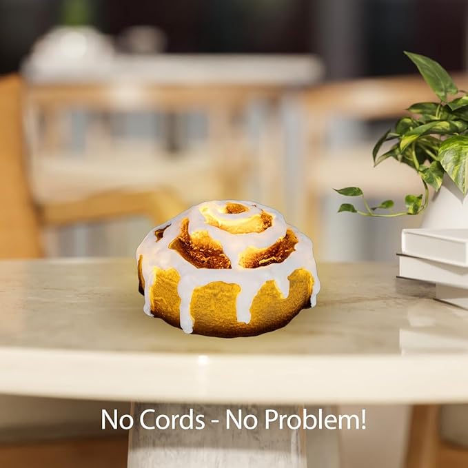Cinnamon Bun Desk Light, Cute Resin College Lamp for Dorm Room or Kids Bedroom, Warm White LED Light, Battery Operated Decor for Girls & Home Office