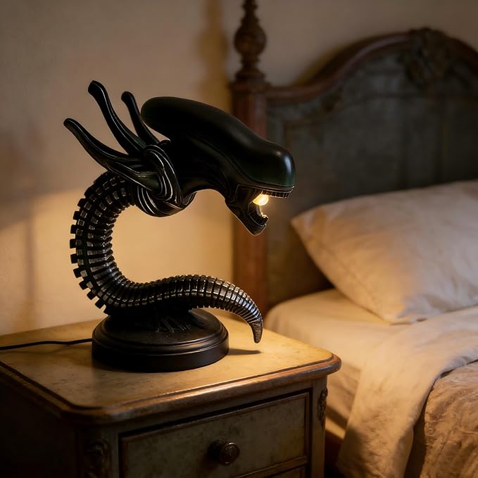 Xenomorph Alien Table Lamp LED Night Light Black Desk Lamp USB Mini Lamp, Sci-Fi Themed Lamp, Children's Anime Lamp, Holiday Gift 2026 Holiday New Children's Room Desktop Decoration Lamp