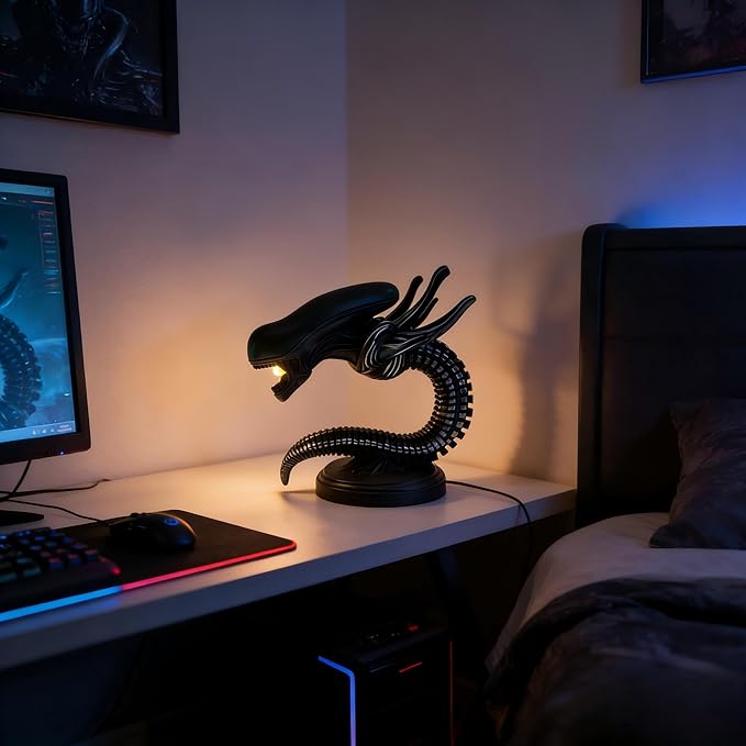 Xenomorph Alien Table Lamp LED Night Light Black Desk Lamp USB Mini Lamp, Sci-Fi Themed Lamp, Children's Anime Lamp, Holiday Gift 2026 Holiday New Children's Room Desktop Decoration Lamp