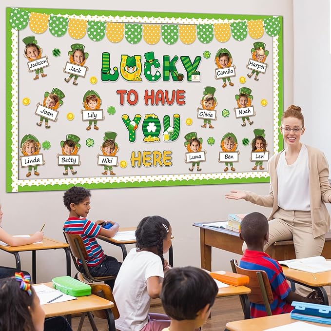 St. Patrick's Day Bulletin Board Set Leprechaun Clover DIY Photo Name Tag Classroom Decoration Green Lucky Shamrock Bulletin Board Cutouts for Irish Holiday Home Classroom School Chalkboard Wall Decor