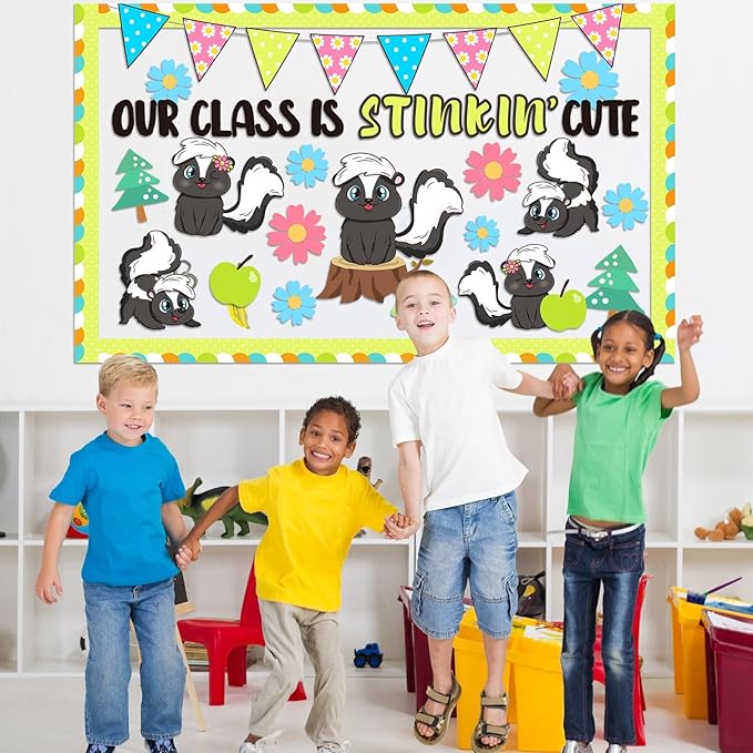 Skunk Bulletin Board Set Animal Themed Classroom Welcome Bulletin Board Decorations Woodland Forest Flower Cutouts Classroom Decoration for Back to School Office Home Chalkboard Decor Wall Door
